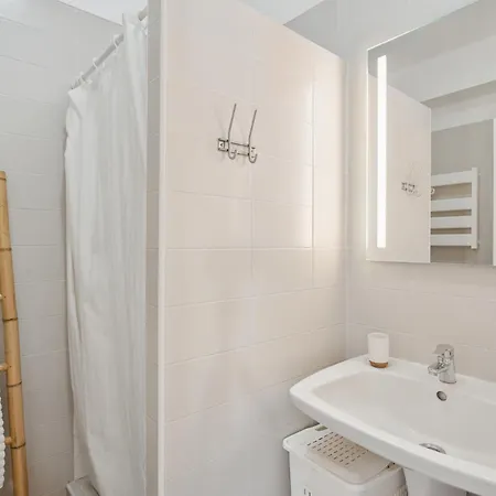 Stork Nest Apartment *